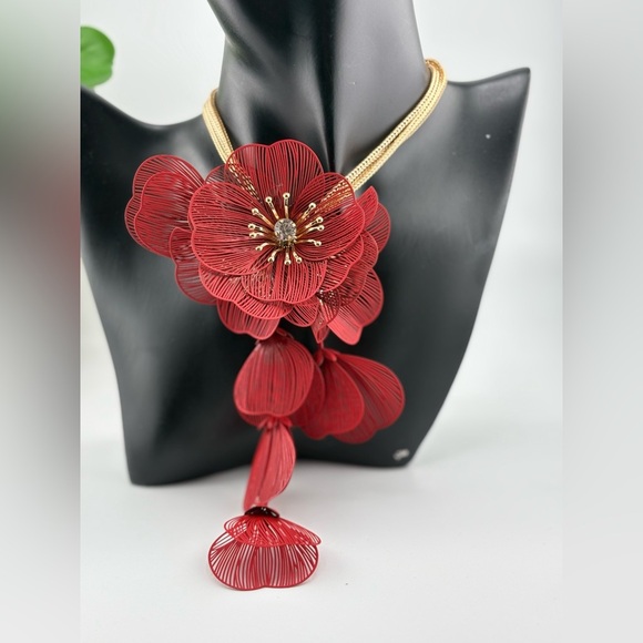 Anthropologie Jewelry - Red Statement Flower Necklace with Gold Chain ✨